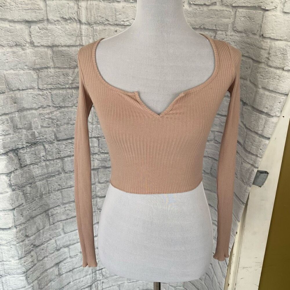 Now women XS crop top w/scoopneck to v-cut Longsleeve ribbed top